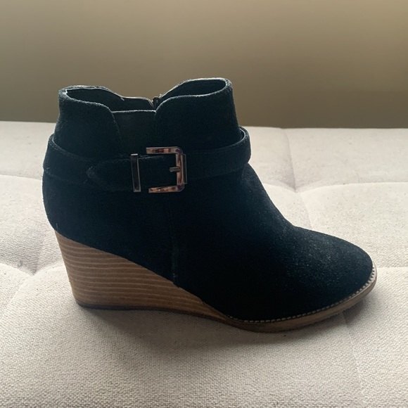 Blondo Natalia Waterproof Black Suede Leather Wedge Booties Ankle Boots Size 7.5 - Picture 2 of 16